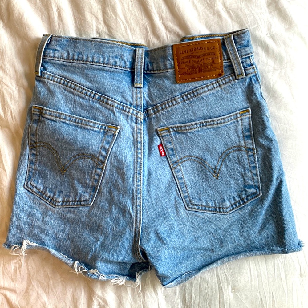 Levi’s Jean Shorts 🤍 High Rise, Light wash, XS